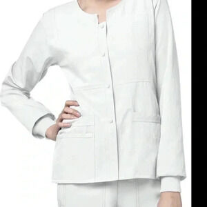 WonderWink white four stretch scrub jacket lab coat